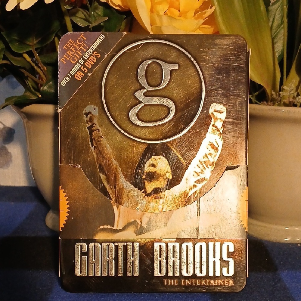Garth Brooks The Entertainer Gold DVD Set